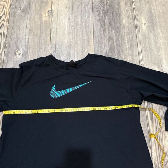 Nike Black Long Sleeve Tee With Drawstring Bottom - Picture 6 of 7